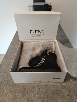 Stivali Elena Shoes in camoscio nero