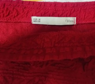 Falda de vestir roja texturizada
