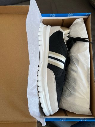 Zapatos CAS beige y negro