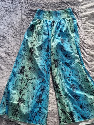 Pantalones anchos estampados