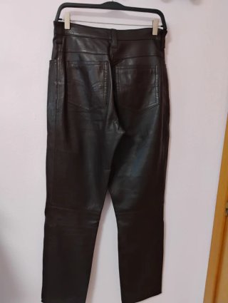 Pantalón de piel marrón