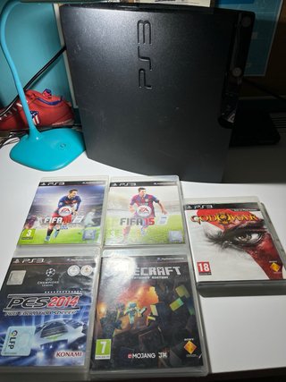 PlayStation 3 (PS3) Slim 120GB + 3 mandos + cables
