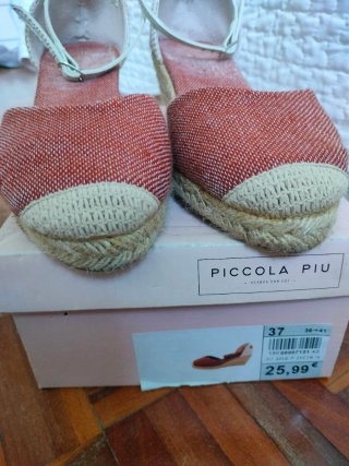 Sandalias cuña roja. Piccola Piu. T.37