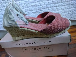 Sandalias cuña roja. Piccola Piu. T.37