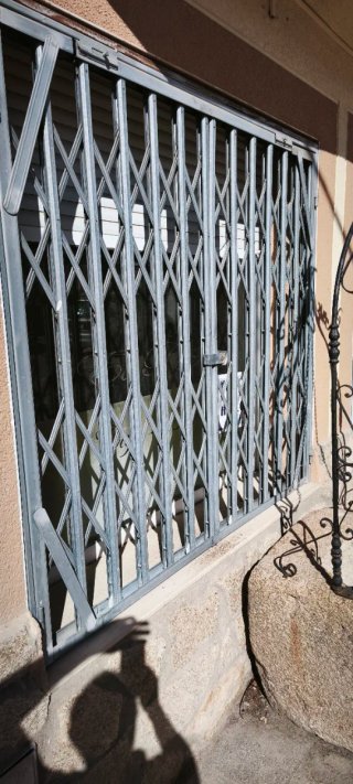 Reja de Seguridad Extensible para Ventana