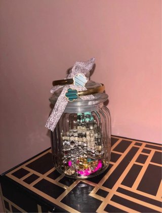 Jarra con Joyas Variadas