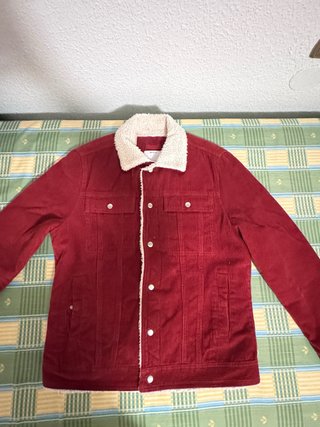 Chaqueta Bershka Roja Borrego