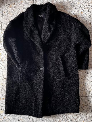 Abrigo Zara borreguito oversize negro Talla L