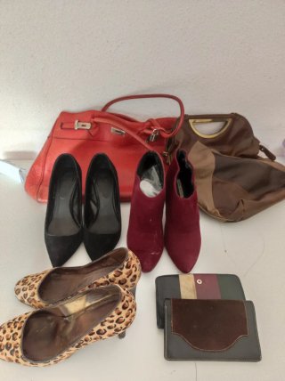 Lote de accesorios y calzado variado