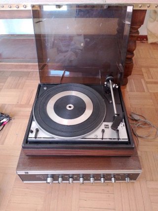 Tocadiscos Dual 1214 y Amplificador CV13B