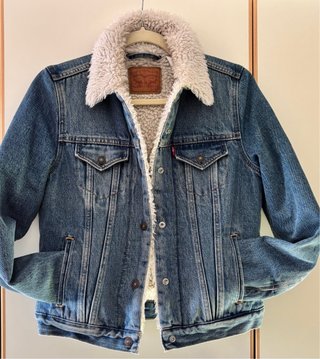 Cazadora Levi's borrego