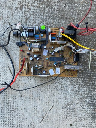 Placa base de televisor antiguo