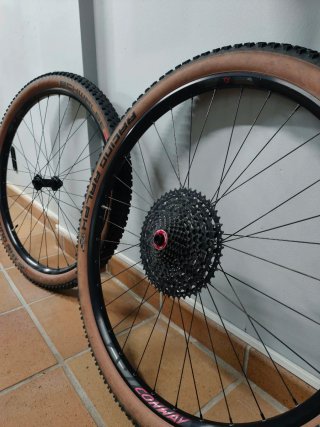 Ruedas de Bicicleta 30mm con Cubiertas