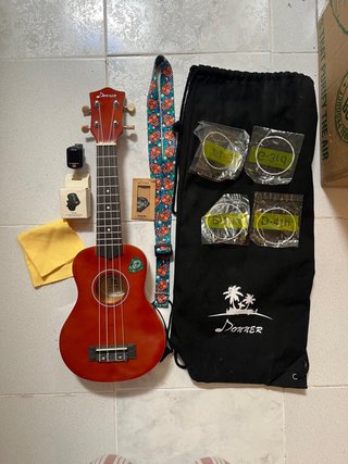 Ukelele Donner con accesorios