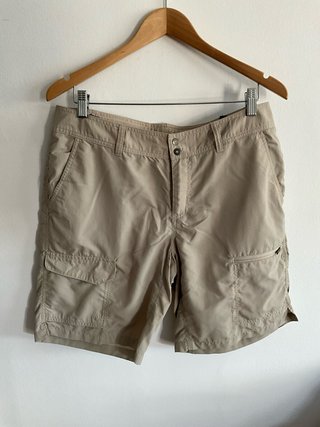 Pantalón corto Columbia beige talla 42