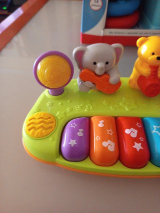 Piano Musical Infantil con Figuras