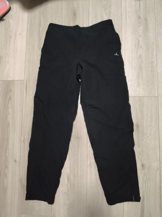 Pantalón deportivo negro