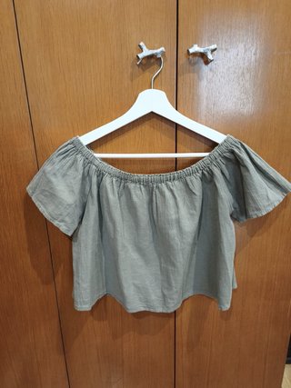 Blusa verde oliva sin mangas