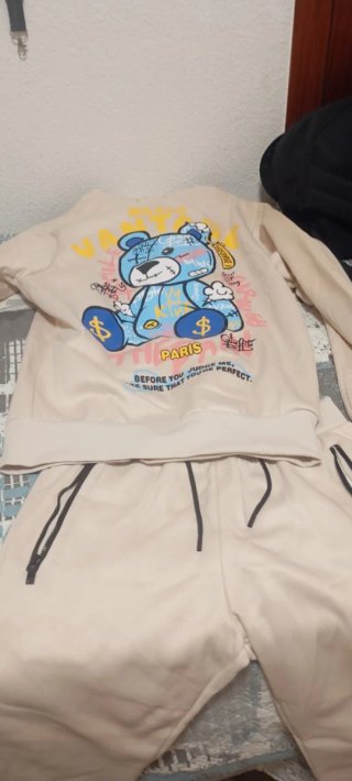 Chándal Beige con Estampado