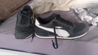 Zapatillas Puma Negras y Blancas