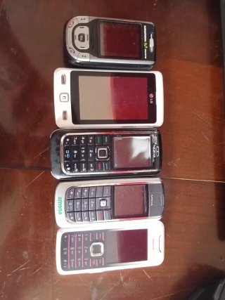 Lote 6 Cellulari Grundig, LG, Nokia