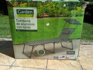 Tumbona aluminio con toldo. Gris. Garden Feelings