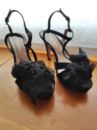 Zapatos de fiesta Gloria Ortiz talla 38