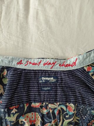 Camisa Desigual Estampada XL poca talla. Como L