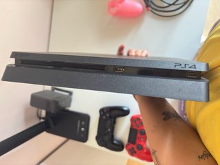 PS4 Slim 1 TB + 2 controller + 11 giochi