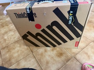 Monitor Lenovo 24 pollici