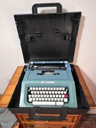 Máquina de escribir Olivetti Studio 46 Azul
