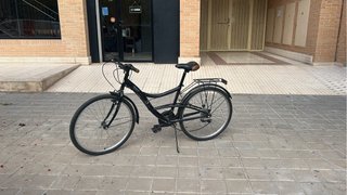 Bicicleta de paseo negra
