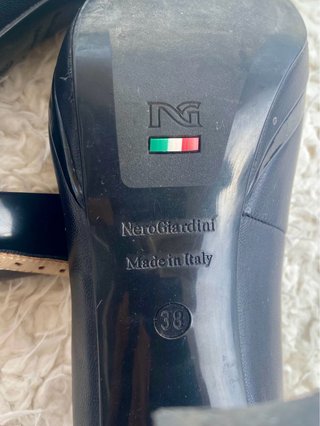 Zapatos Nero Giardini Talla 38, muy pequeña 37