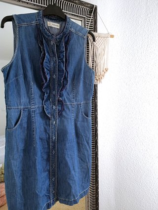 Vestido de la marca Tintoretto. Nuevo. De corte mi