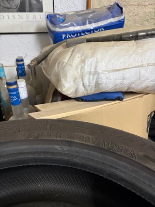 4 Neumáticos de Nieve 215/55 R18 99V
