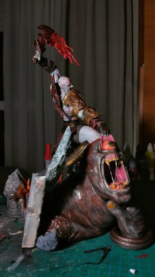Figura Kratos en Resina
