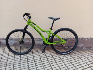Bicicleta de montaña Racer verde tamaño medio