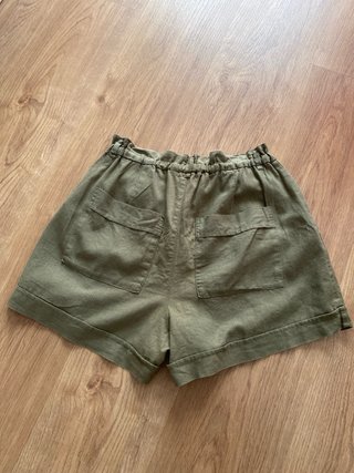 Pantalón corto verde oliva