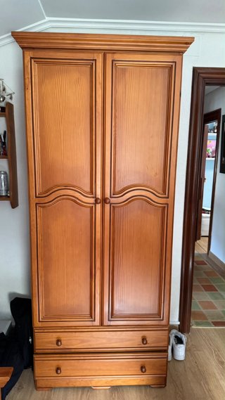 Habitación juvenil de madera de pino