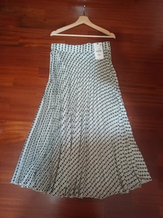 Falda plisada estampada Zara