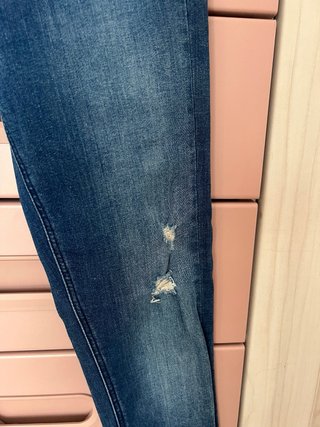 Pantalón vaquero Zara desgastado azul