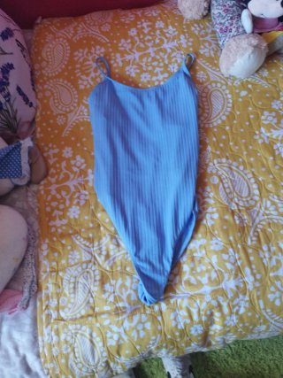 Body azul de tirantes