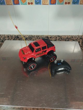Coche teledirigido RC rojo