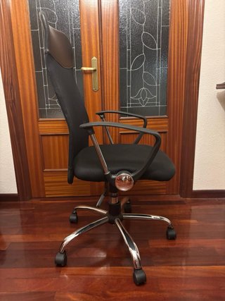 Silla de escritorio negra