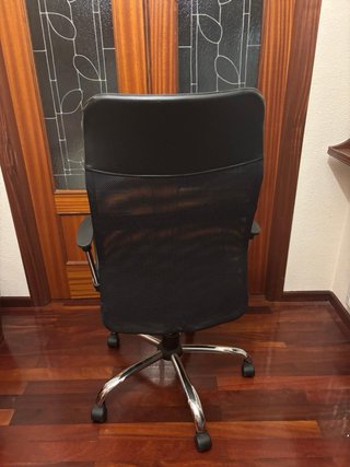 Silla de escritorio negra
