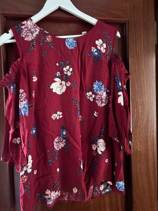 Blusa Estampada Floral con hombros descubiertos
