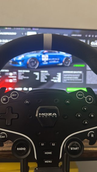 Volante Moza R3 y Pedalera