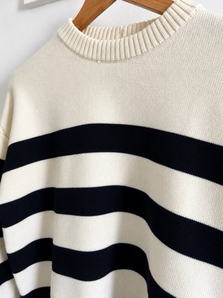 Jersey Bershka rayas blanco y negro Talla XS