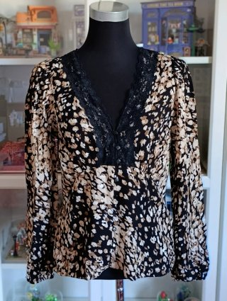 Blusa Animal Print con Encaje