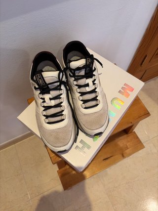 Zapatillas Munich Blancas y Negras